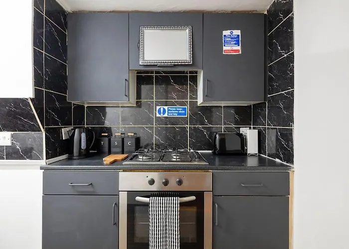 2A - Bright & Airy 2 Bed Flat - 20 Mins To Central